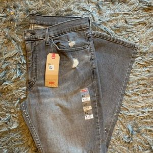 NWT Levi’s jeans (black ripped)